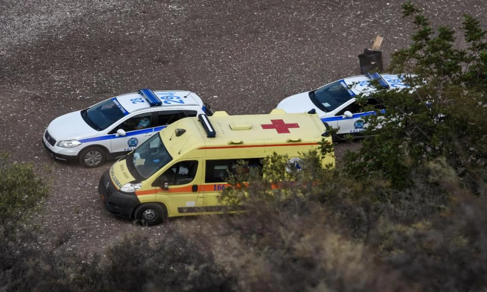 Τραγωδία στην Άρτα: ΙΧ έχασε τον έλεγχο και έπεσε σε ρέμα